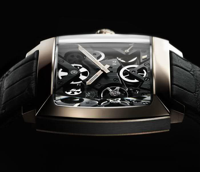 Chiếc đồng hồ chế tác từ vàng và Ruteni trị giá 70.000USD.